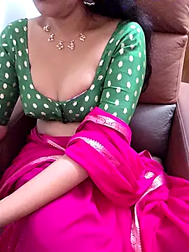 Webcam Model (Roja-Telugu777)  is live.Free join now!