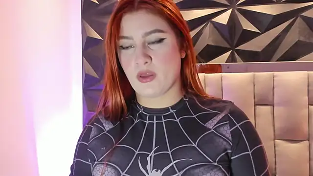 megan_whitee__ webcam