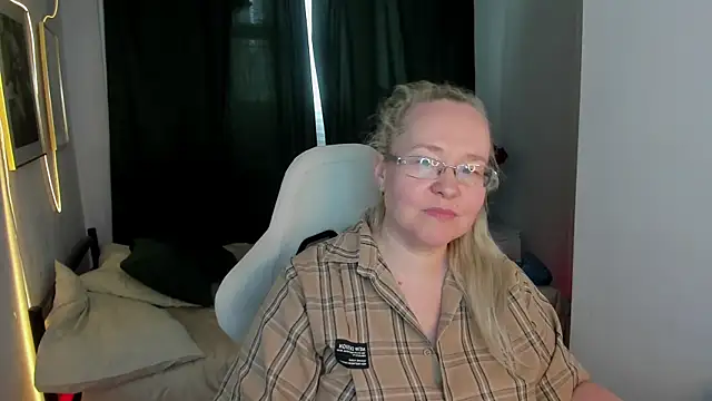 ViolaSmithh webcam