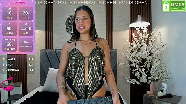 Atiena_ webcam
