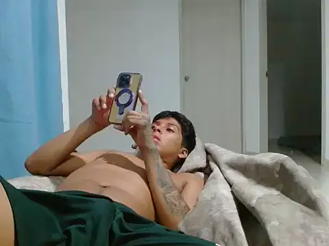 twinks004 webcam
