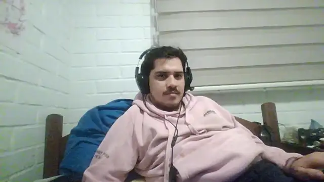 hung_weeb webcam