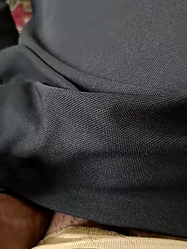 wrong_man25 (M young) - Cum in public