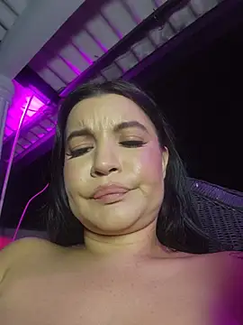 Pretty_Julieta webcam