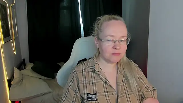 ViolaSmithh webcam
