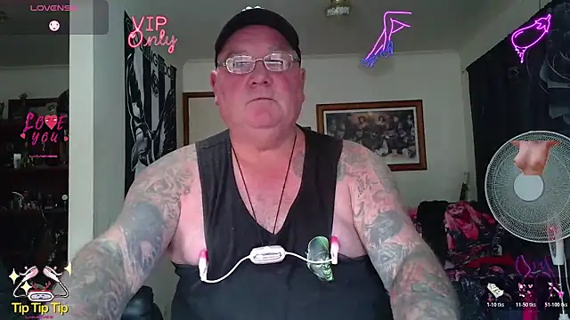 KINKYBLUEYES69 webcam