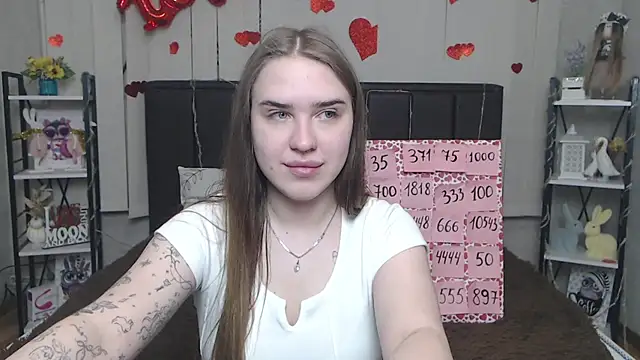 LauraHlot webcam