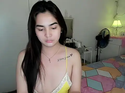 nica_doll webcam