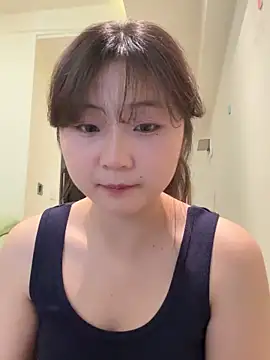 美女LXR77887在线直播