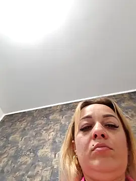 RuxyHuge42ETT webcam