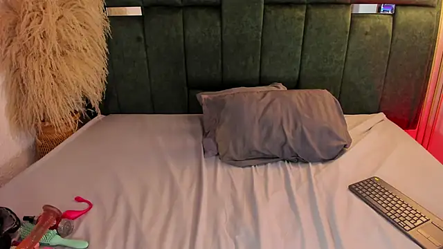 AliciaWhite_nt webcam