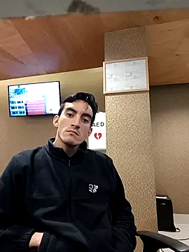 TommyMomentum webcam