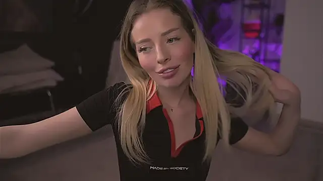 serenanoir - SerenaNoir's free webcam - UK Sex Cams