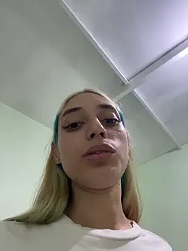 loirinhaaa - Loirinhaaa's free webcam - UK Sex Cams
