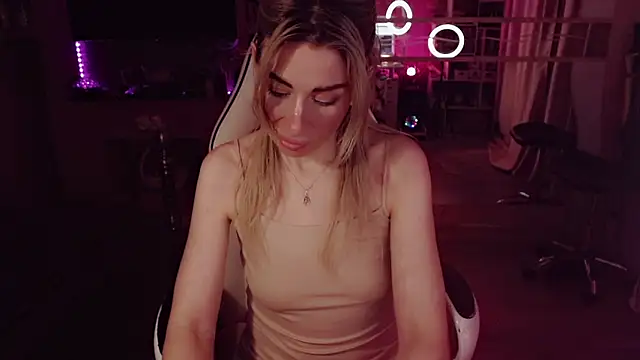AnnieGOld_ webcam