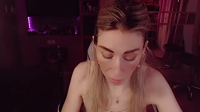 AnnieGOld_ webcam