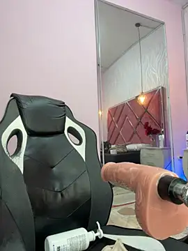 LunaaRosse webcam