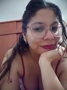 Webcam Model (Carliina_Soussa)  is live.Free join now!