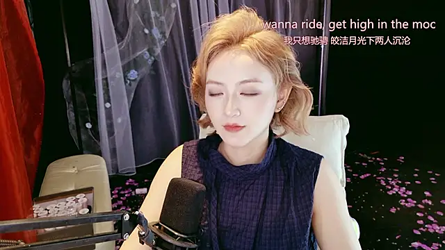 美女Unique_Mia在线直播