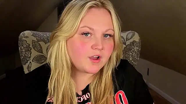 PhatAssBlond webcam