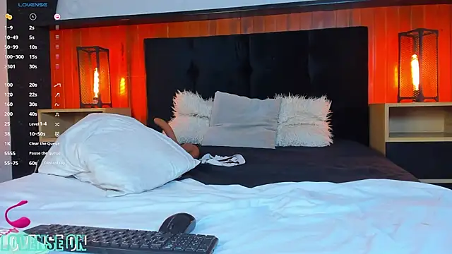 Leo_Savage_ webcam