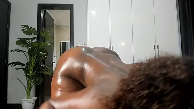 naughty_bigass webcam
