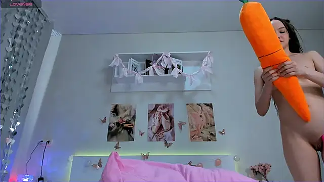 Milly_Lane webcam