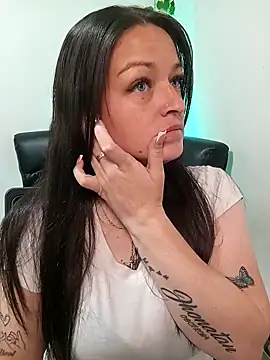 isa_bluee - Isa_bluee's free webcam - UK Sex Cams