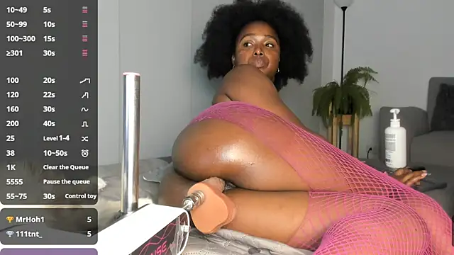 TanishaEvans webcam