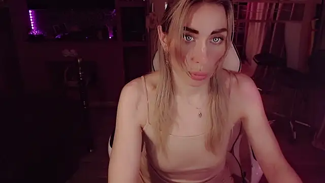 AnnieGOld_ webcam