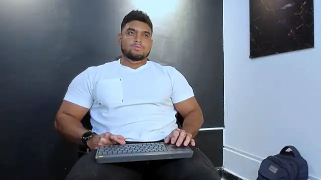 Big_furry_bear13 live sex cam