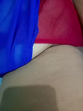 latina_bigtitss webcam