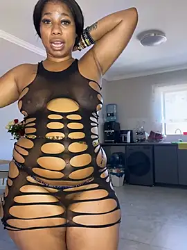 CurvyDesire1