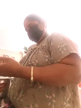 villageanuty (F milf) - Ticket Show