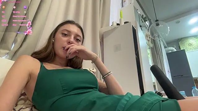 selena_favn
