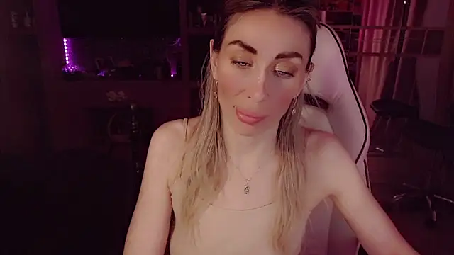 AnnieGOld_ webcam