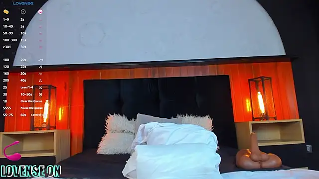 Leo_Savage_ webcam