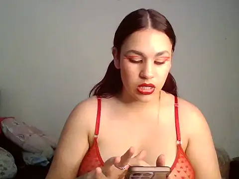Mia_352 webcam