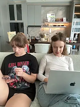 Nura_n_Sarah