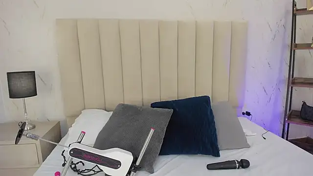 LilithHarperr_ webcam