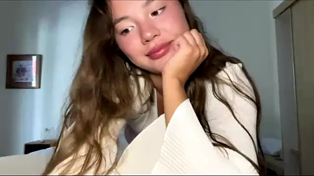 kamila_18_french webcam