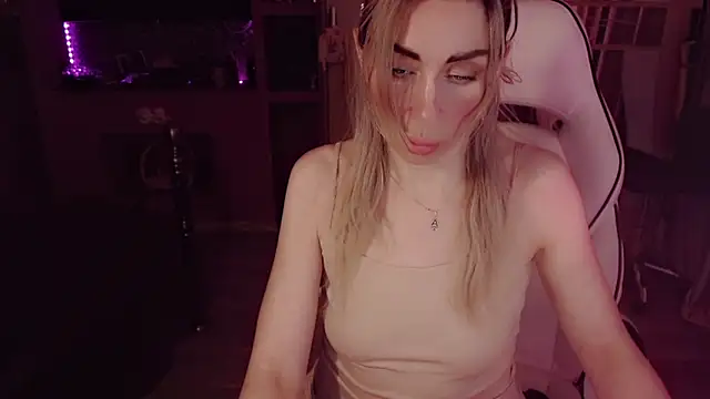 AnnieGOld_ webcam