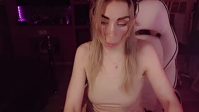 AnnieGOld_ webcam