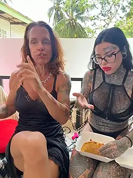 mommyselenafit_ webcam
