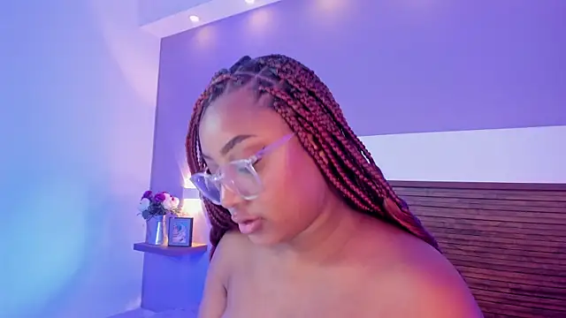 Adelehottman webcam