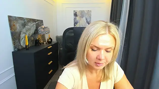 AgathaKlouin webcam