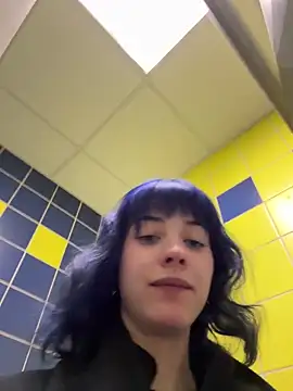 Only_April webcam