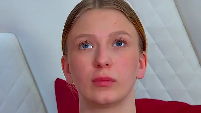 BeatriceBinoche webcam