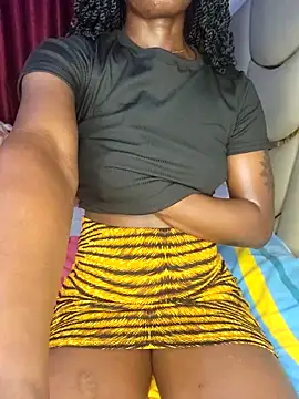 NicRaisaa webcam