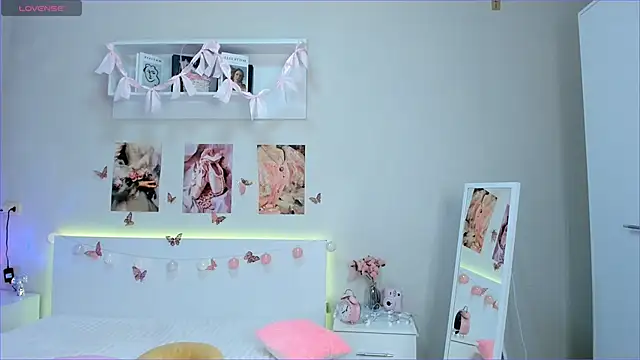 Milly_Lane webcam